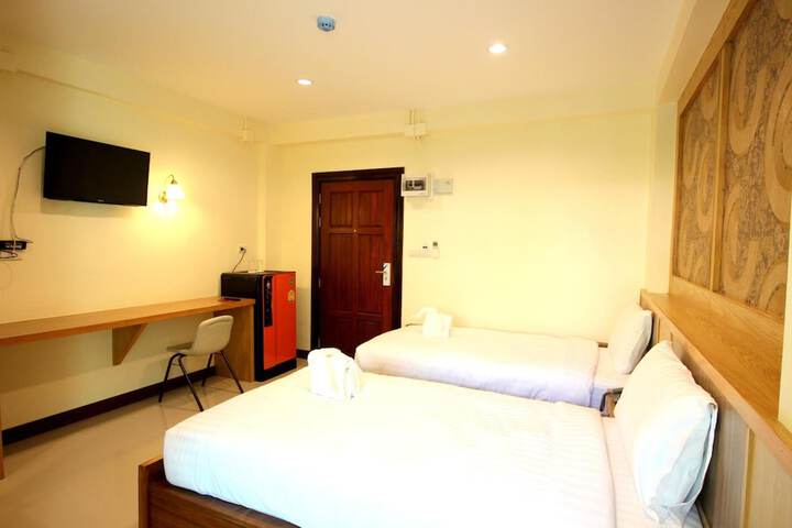 Room 11 of 39