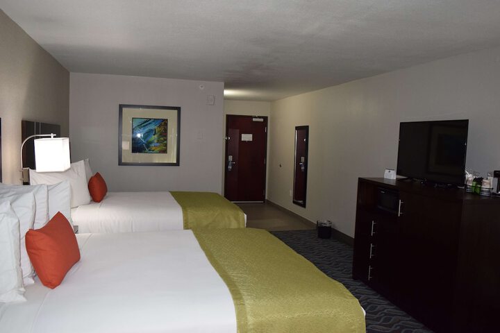 2 Double Beds Microwave and Refrigerator WiFi Full Breakfast (1 of 7)