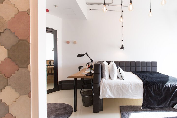 Room 50 of 112