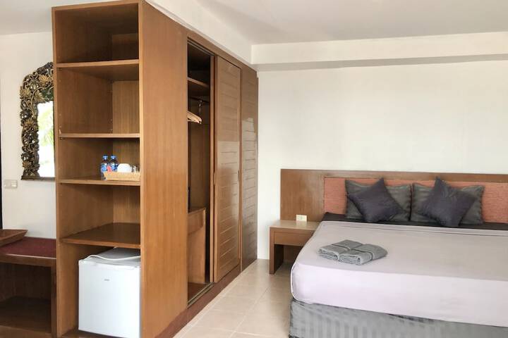 Room 53 of 89