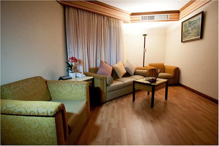 Room 47 of 104