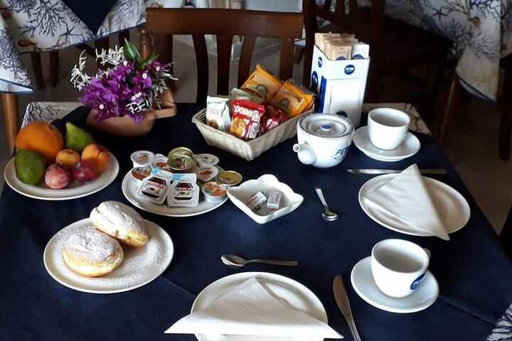 Breakfast/Coffee Service 23 of 38