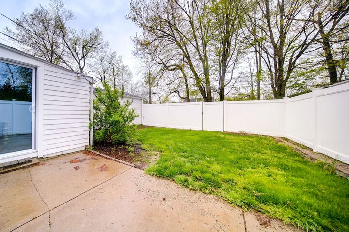 Property Grounds 20 of 24