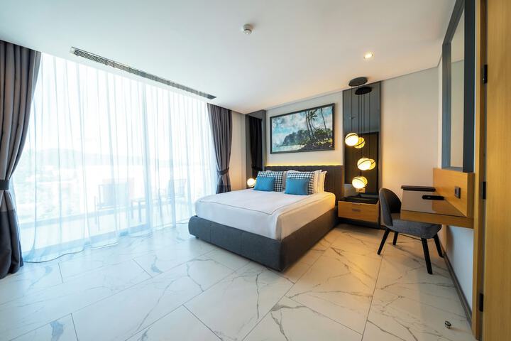 Room 34 of 164