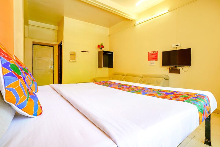 Room 7 of 28