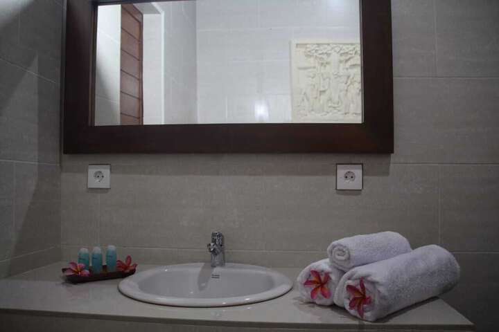 Room 10 of 19
