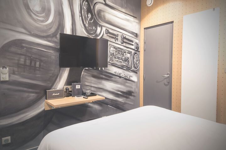 Room 26 of 76