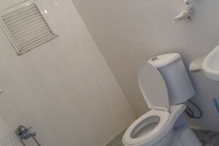 Room 5 of 50