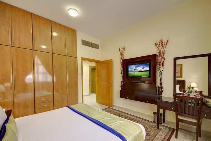 Room 5 of 37