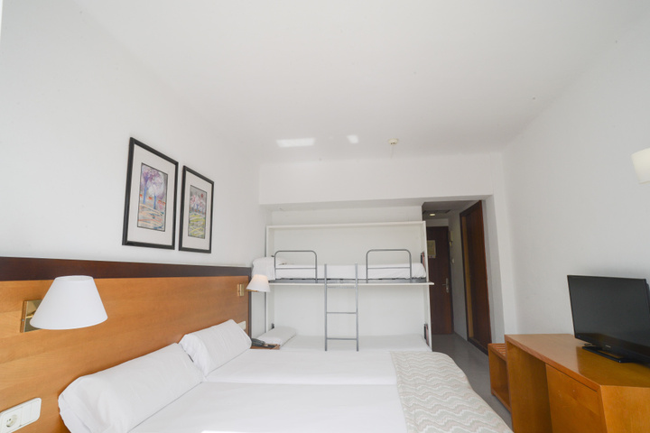 Room 14 of 48