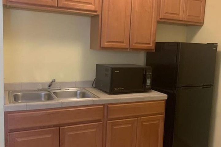 Standard King Bed Kitchenette (6 of 19)