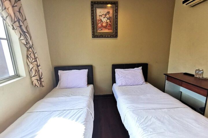 Room 7 of 15