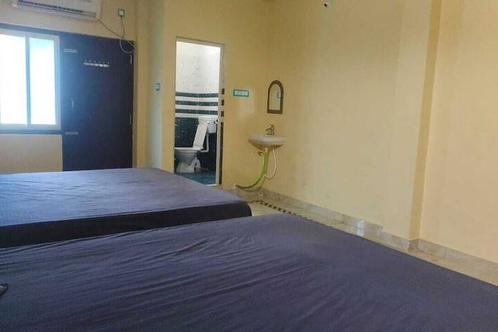 Room 9 of 23