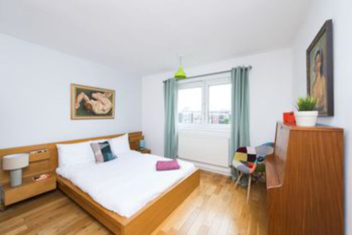 Room 6 of 28