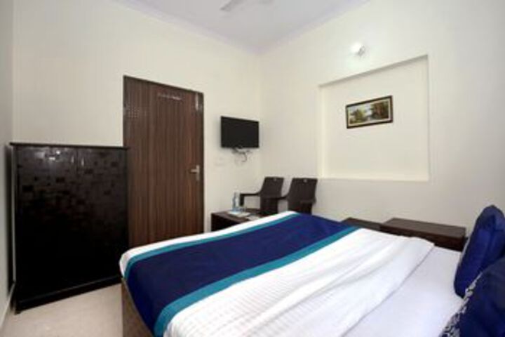 Room 15 of 22