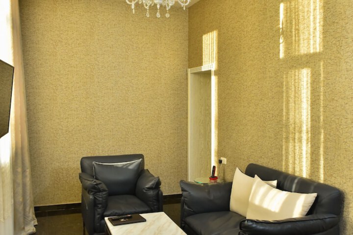 Room 13 of 22