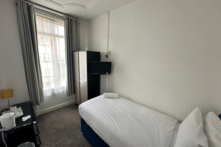 Room 10 of 23