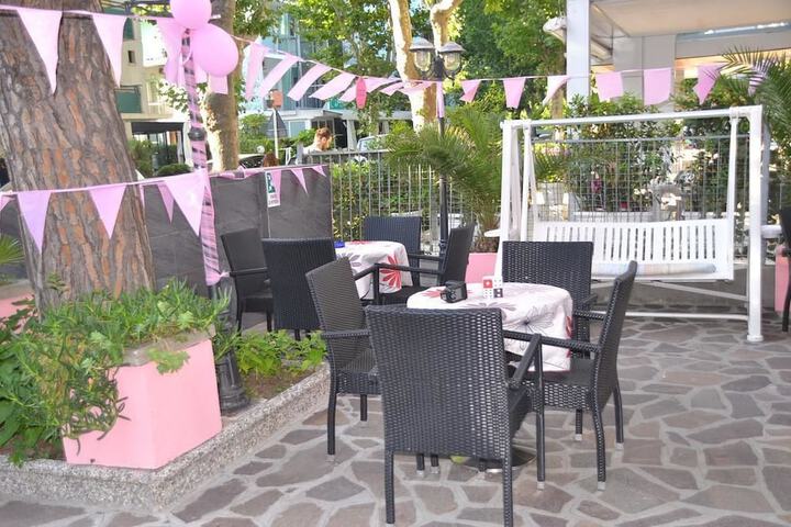 Dining Photos