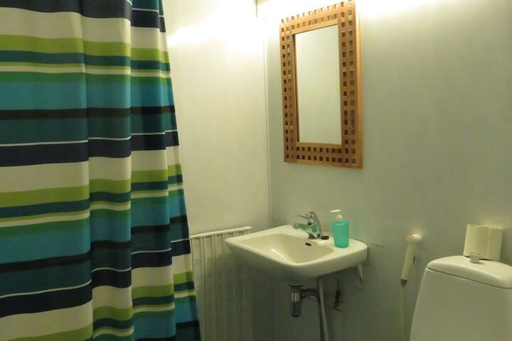Room 27 of 43