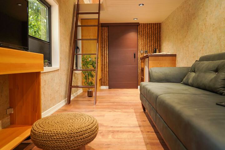 Room 6 of 23