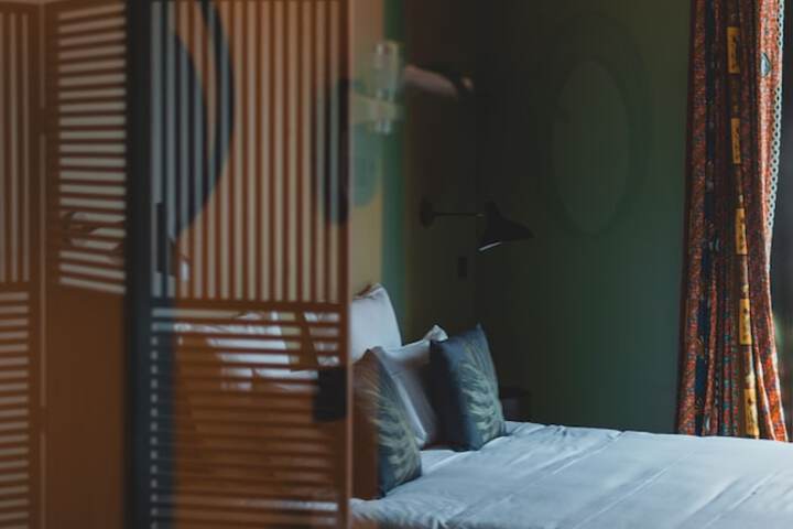 Room 38 of 98