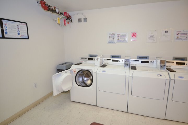 Room 25 of 28