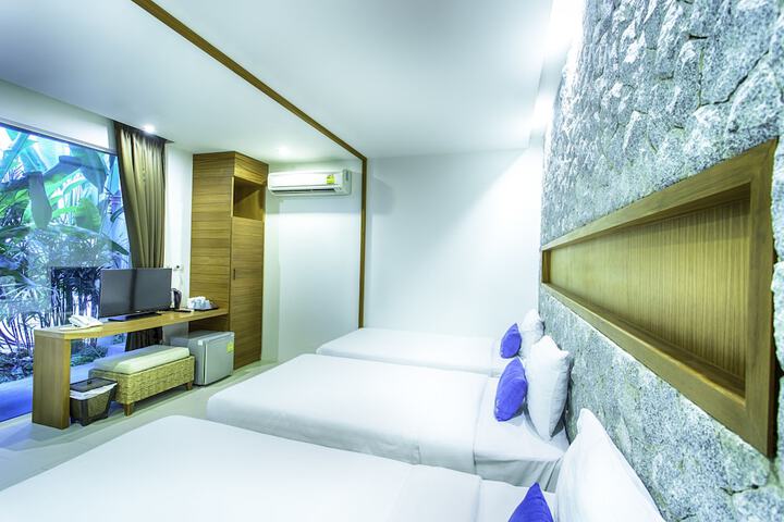 Room 40 of 74