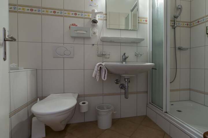 Room 46 of 75