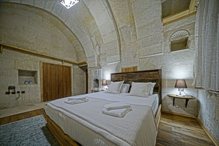 Room 12 of 68