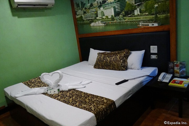 Room 38 of 104