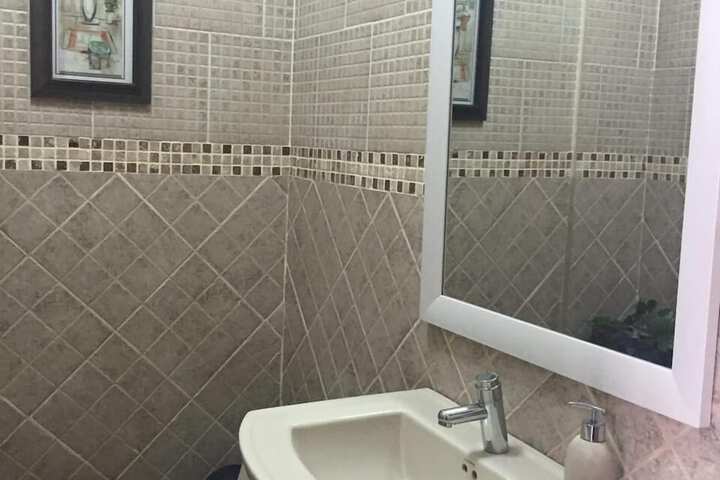 Room 8 of 17
