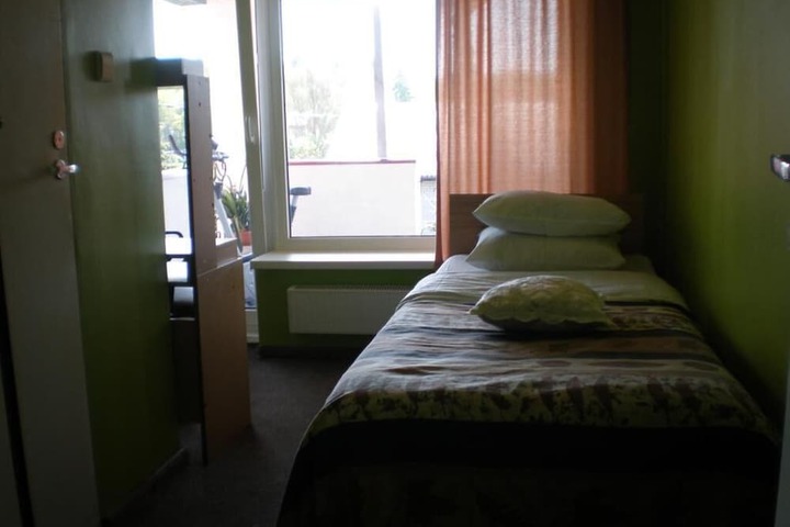 Room 10 of 62