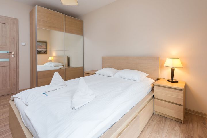 Room 4 of 346