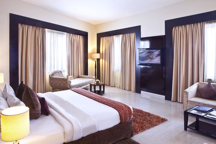 Room 4 of 32