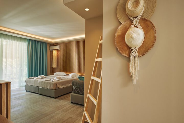 Room 72 of 161