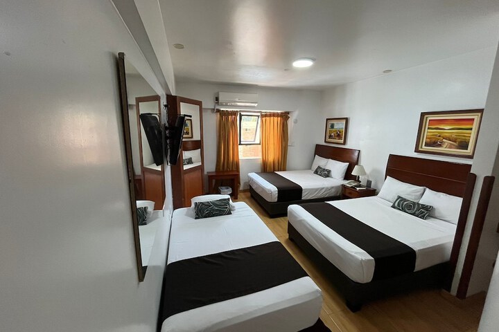 Room 34 of 79
