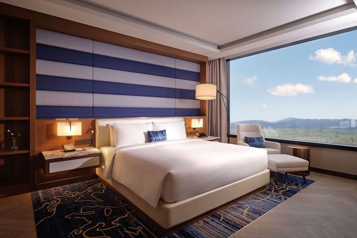 Room 46 of 203