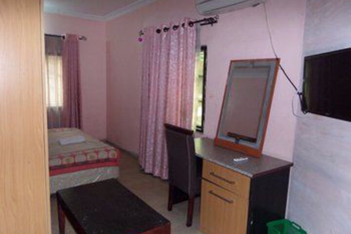 Room 29 of 32