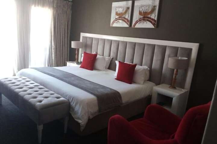 Room 9 of 48