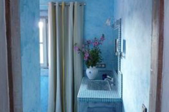 Room 3 of 40