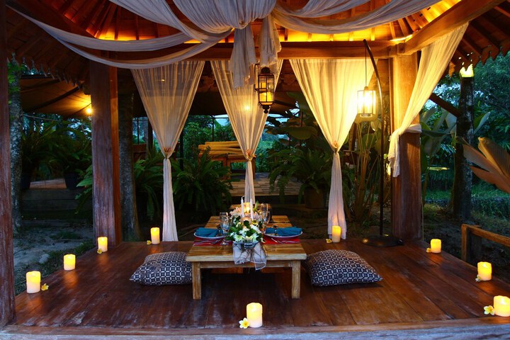 Dining Photos