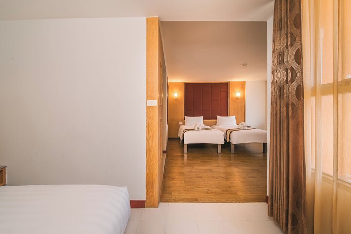 Room 19 of 74