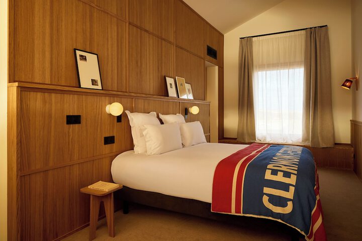 Room 5 of 71