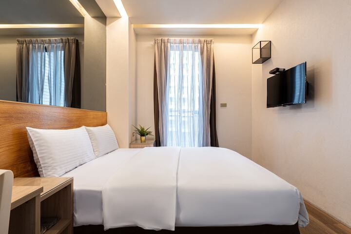 Room 3 of 34