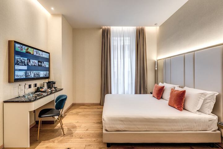 Room 43 of 114
