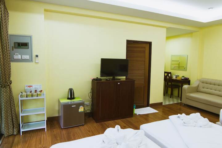 Room 18 of 113
