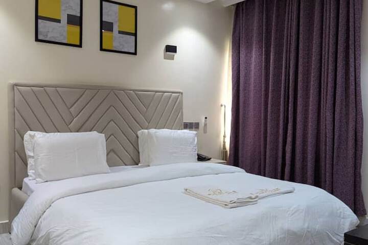Room 6 of 15