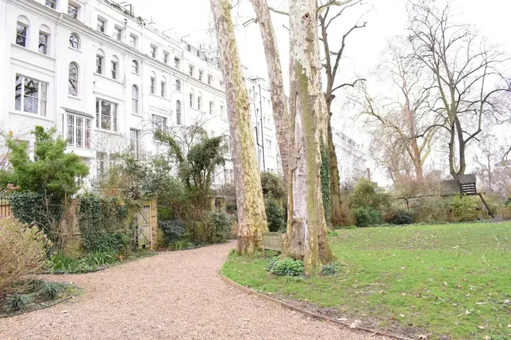 Elegant 2 Bedroom Flat in The Heart of Notting Hill
