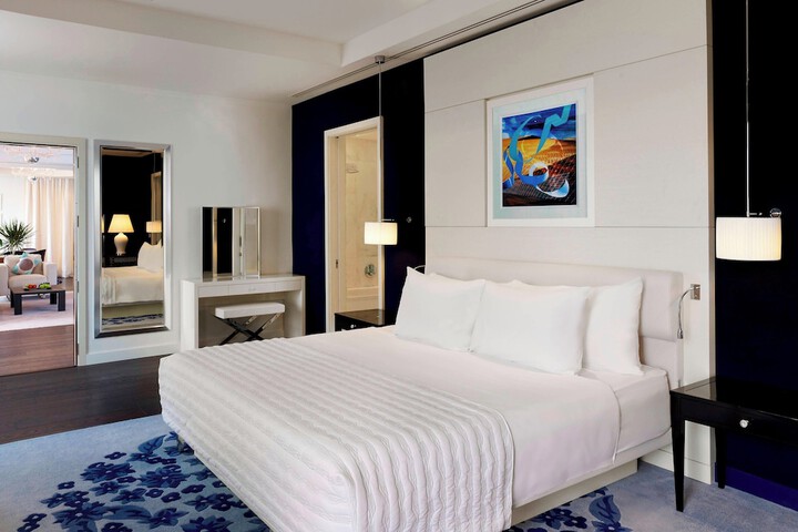 Room 25 of 103