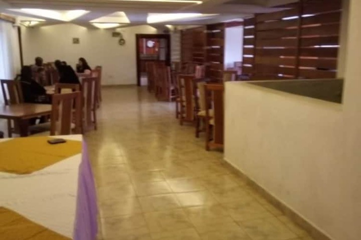 Dining 11 of 14